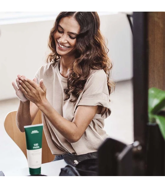Aveda Sap Moss Weightless Hydration Conditioner 200ml  | Celini.nl