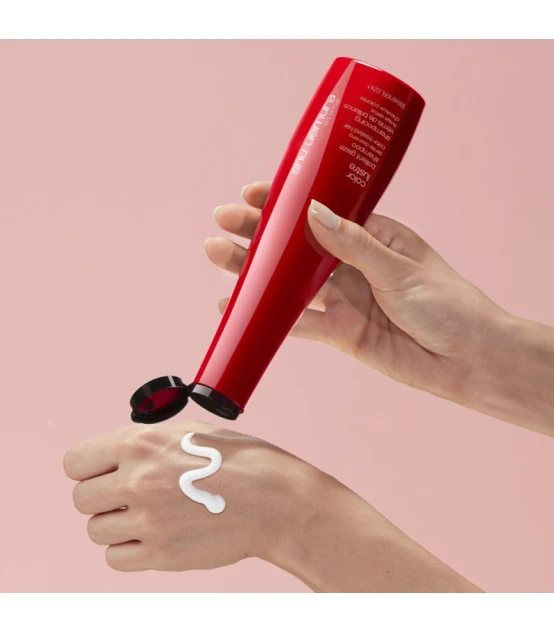 Shu Uemura Color Lustre Brillant Glaze Shampoo 300ml  | Celini.nl