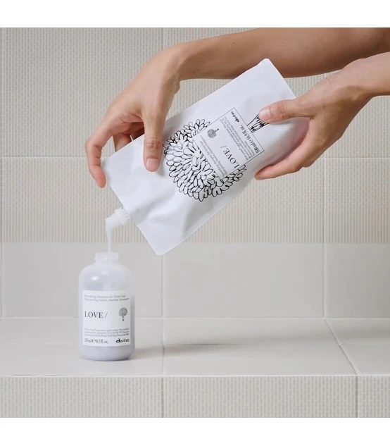 Davines LOVE SMOOTHING Shampoo Refill 500ml  | Celini.nl
